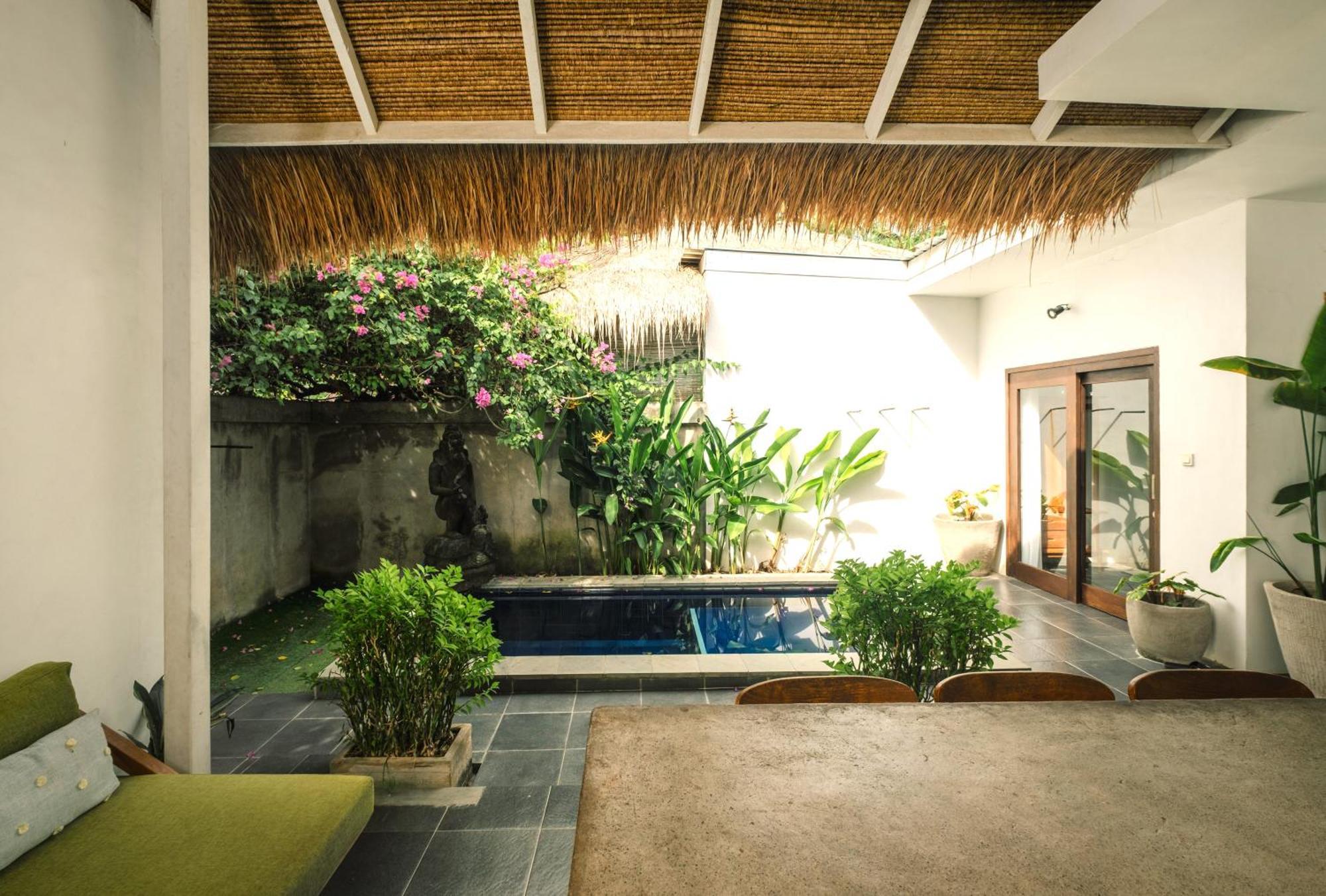Mewali Villa'S Kuta  Экстерьер фото