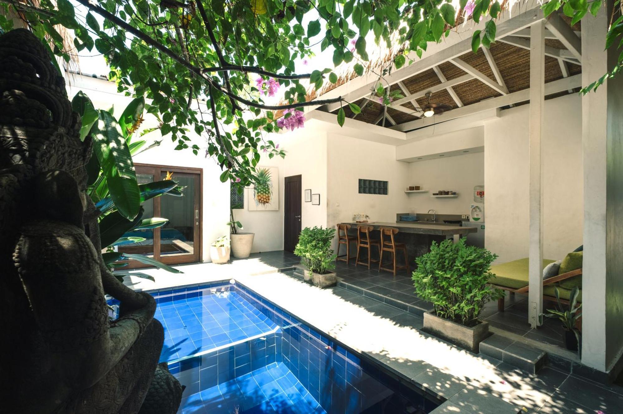 Mewali Villa'S Kuta  Экстерьер фото